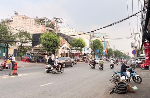 CĂN NHÀ MẶT PHỐ MƠ ƯỚC TRÊN ĐƯỜNG  CÁCH MẠNG THÁNG 8 QUẬN 3, GIÁ TỐT, DIỆN TÍCH 300M2, SỔ HỒNG CHÍNH CHỦ.